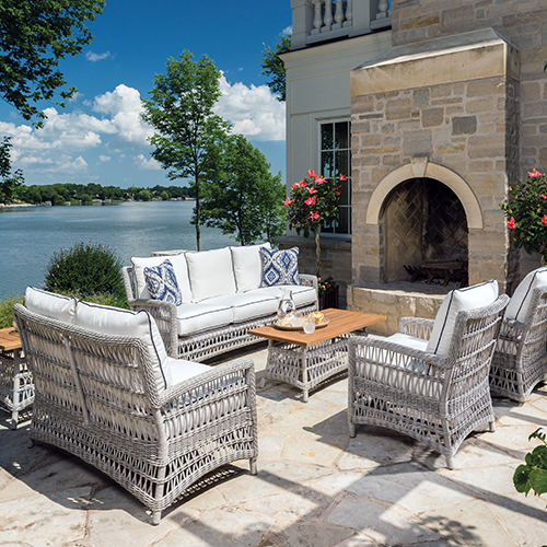 Lloyd Flanders - Premium outdoor furniture in all-weather wicker .