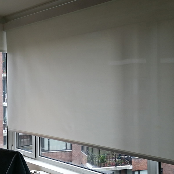Motorized Window Blinds,Automatic Window Shade,Remote Control .