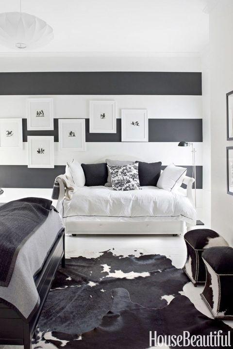 15 Beautiful Black and White Bedroom Ideas - Black and White Dec