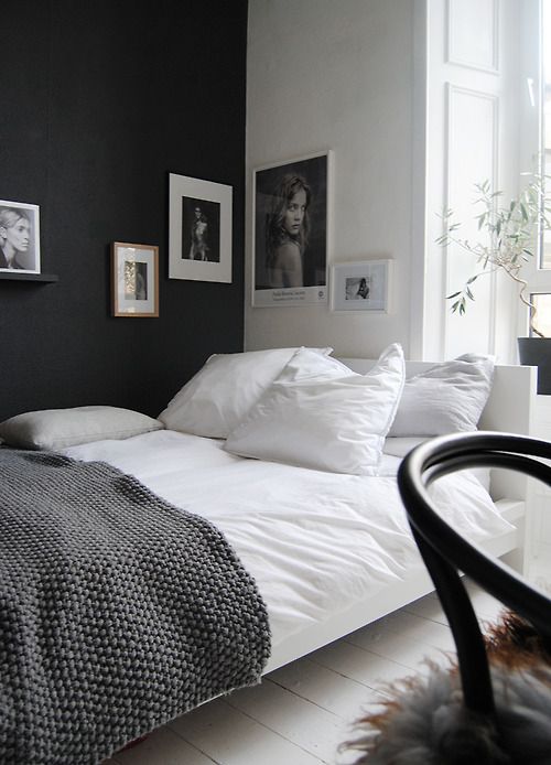 35 Timeless Black And White Bedrooms That Know How To Stand O