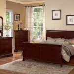 light cherry wood bedroom furniture sets elegant classic design .