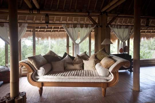 The Balinese day bed. Well, the first of the day beds! | Day bed dec