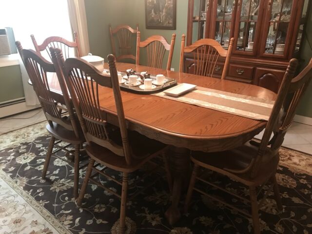 10 Piece Dining Room Set w/ Buffet/China Hutch and 8 Chairs .