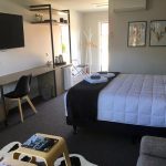 deluxe studio - no kitchen - Picture of Arrowtown Motel Apartments .