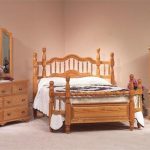 Oak Wrap Around Four Piece Bedroom Set from DutchCrafters Ami