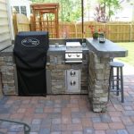 Affordable Ideas for Amazing Outdoor Kitchens | Small outdoor .