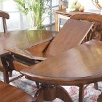 round oak pedestal table with butterfly leaf | Dining room table .