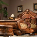 20 Timeless Traditional Bedroom Furniture | Home Design Lov