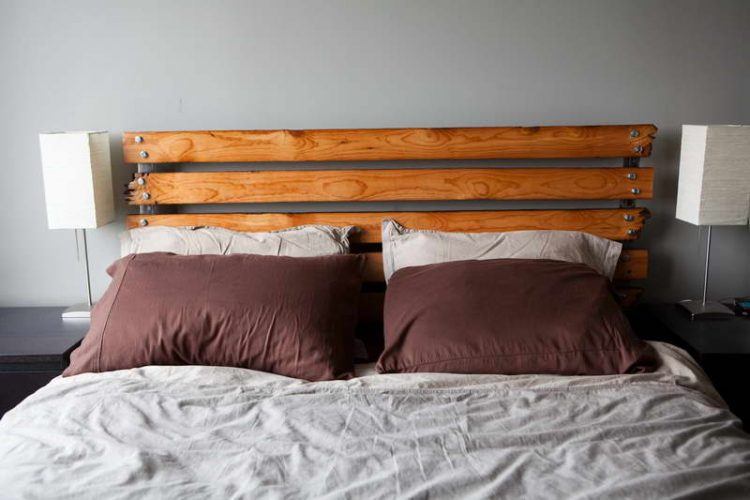 20 Beds With Beautiful Wooden Headboar
