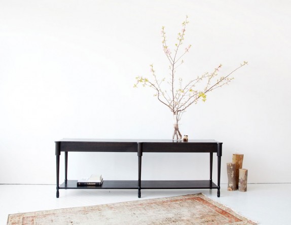 modern console in black and marble