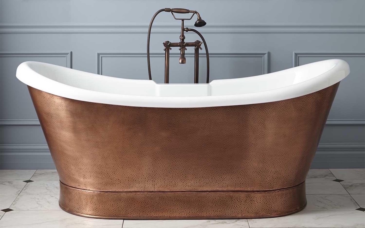 Freestanding copper tub