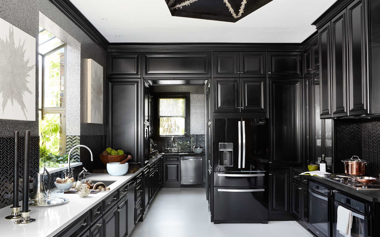 black traditional kitchen design