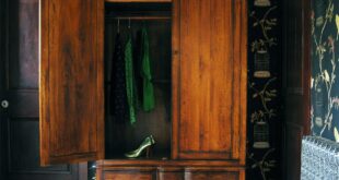 Armoire Wardrobe