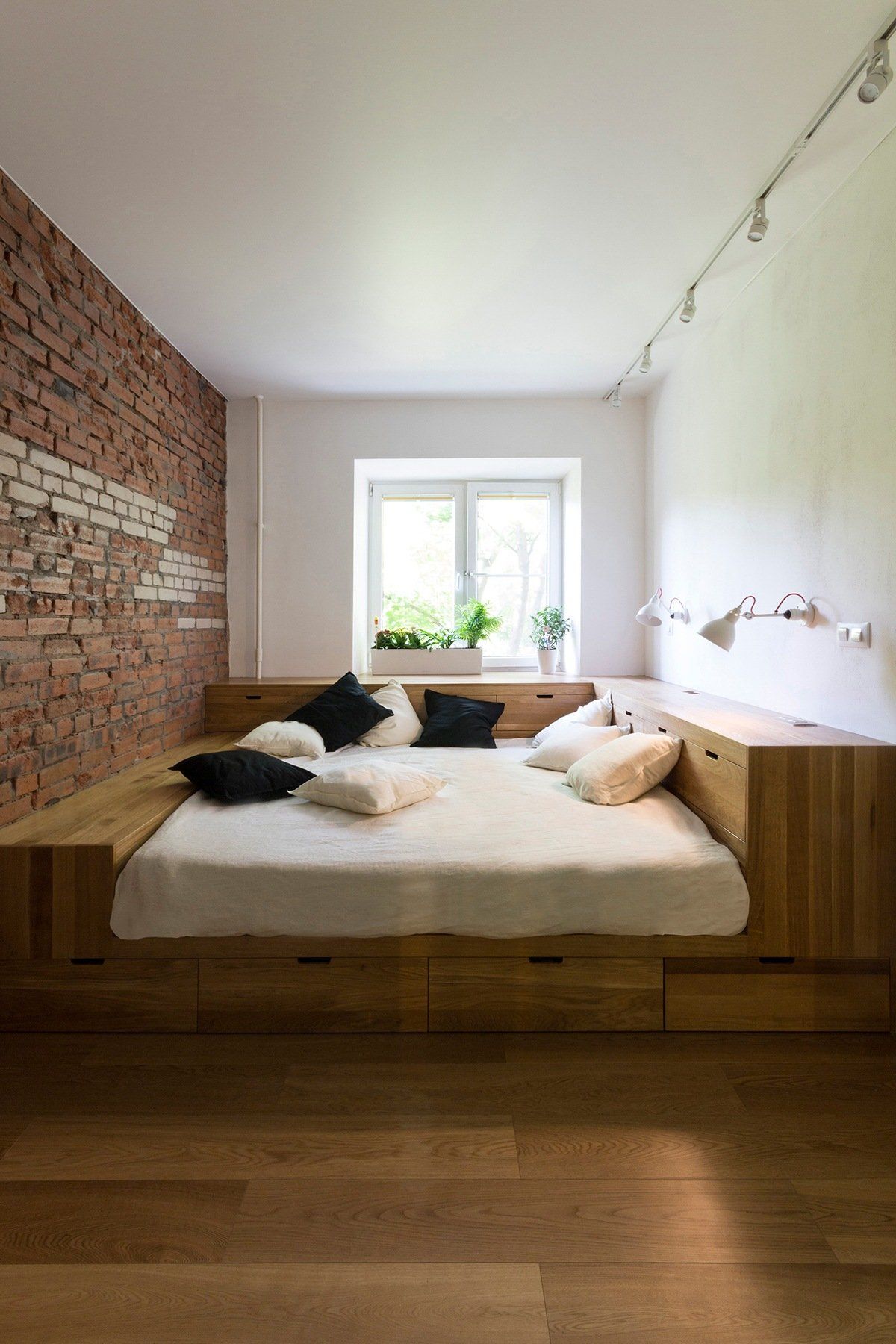 Clever Ways to Maximize Space in Tiny Bedrooms