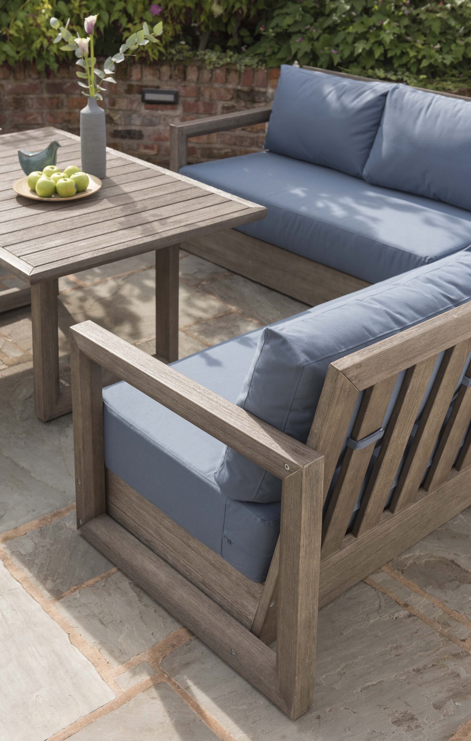 The Ultimate Guide to Choosing Patio Furniture Sets