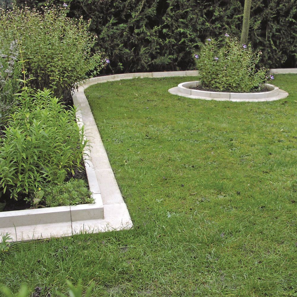 A Guide to Enhancing Your Garden with Beautiful Edgings