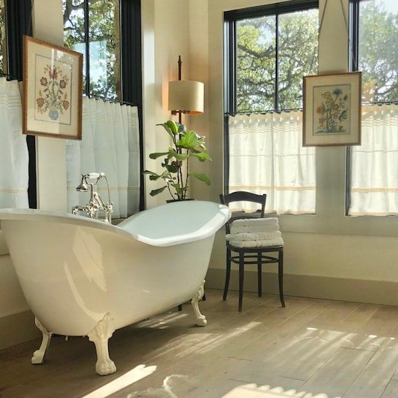 Bathroom Curtains: A Stylish Addition to Your Home Decor