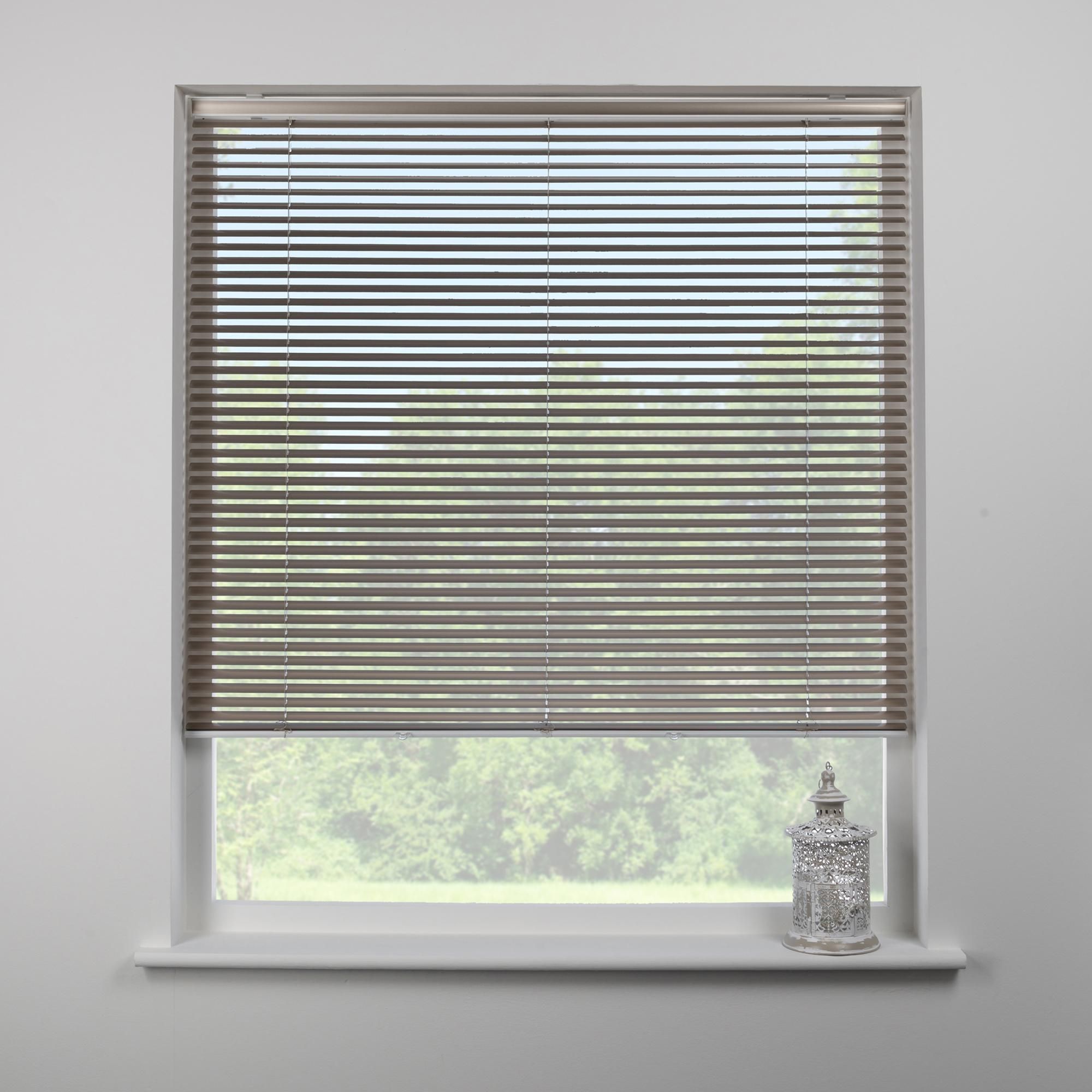 Discover the Versatile Beauty of Aluminium Venetian Blinds