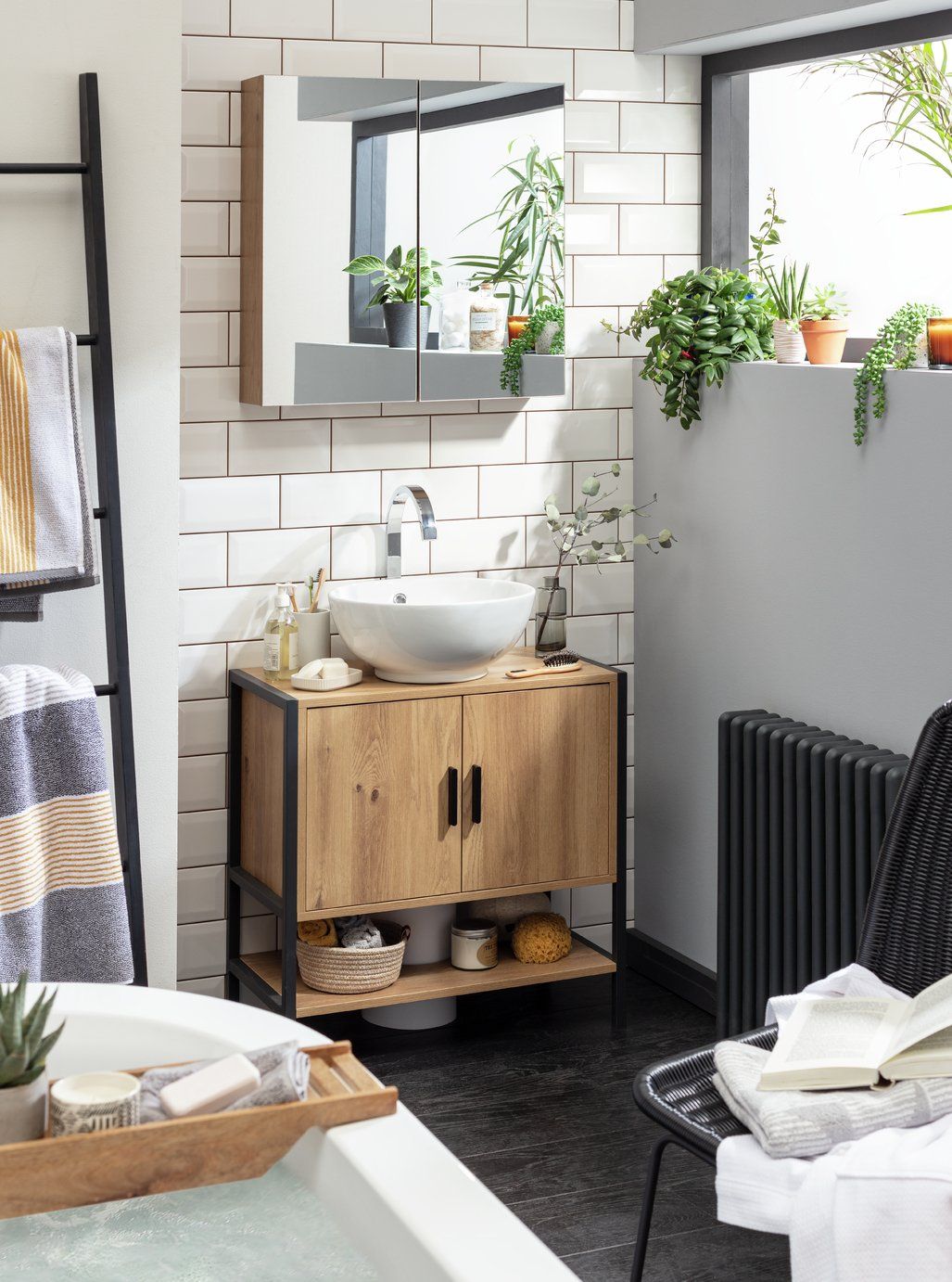 Innovative Bathroom Storage Solutions: Freestanding Storage for Your Bathroom