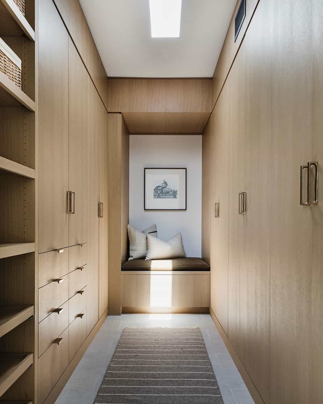 Luxurious Walk-in Closets: A Haven for Fashion Enthusiasts