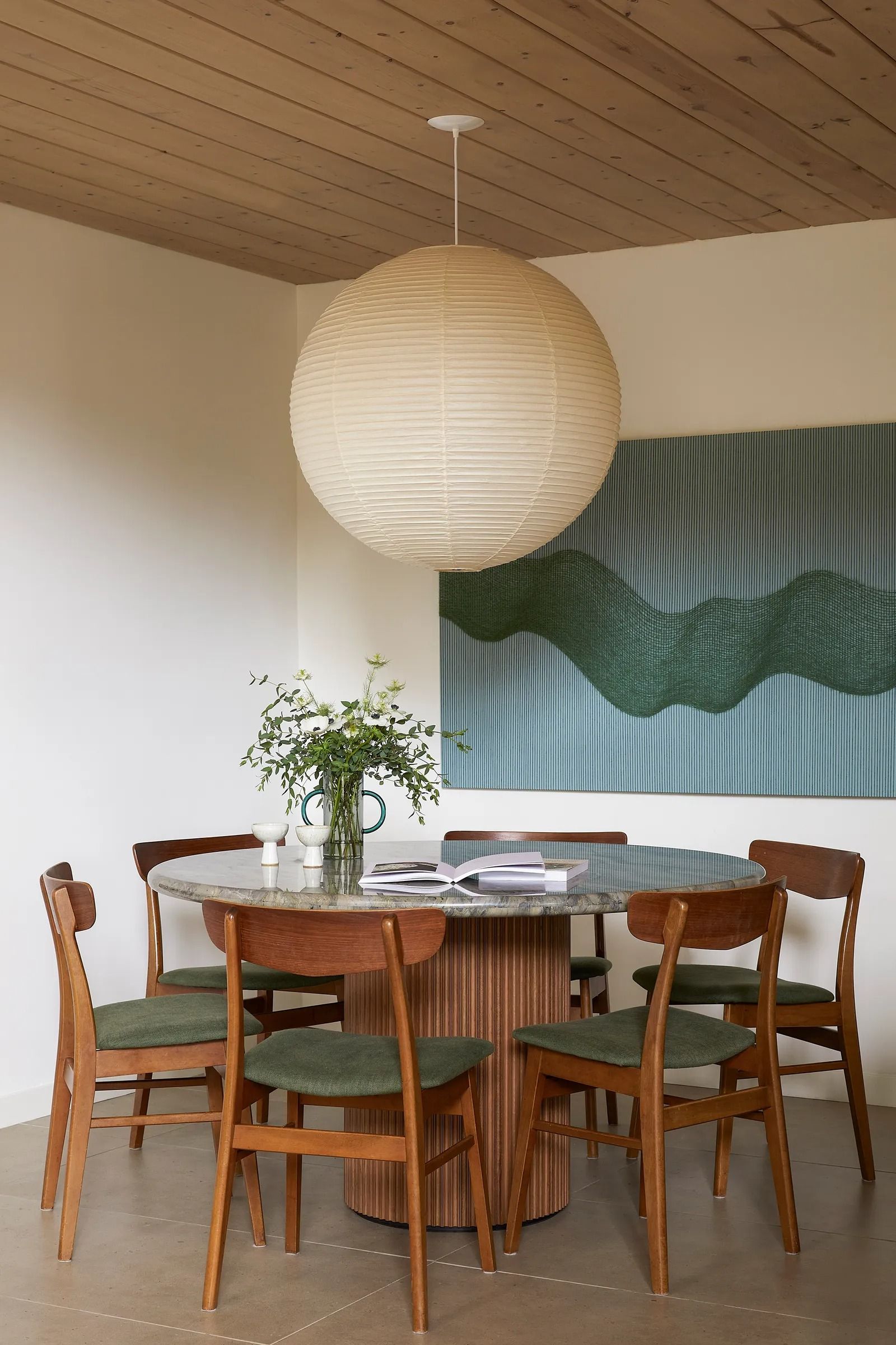 Sleek and Stylish: The Evolution of the Contemporary Dining Room