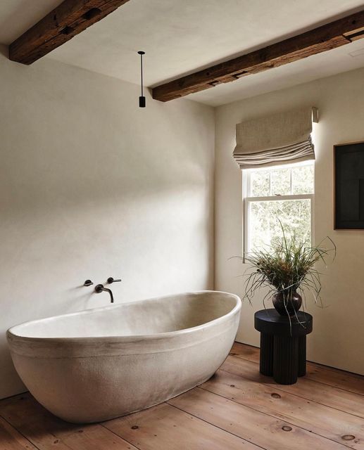 The Allure of Luxurious Bathing: Exploring the World of Bathtubs