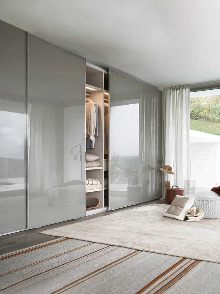 The Beauty of Mirrored Sliding Closet Doors