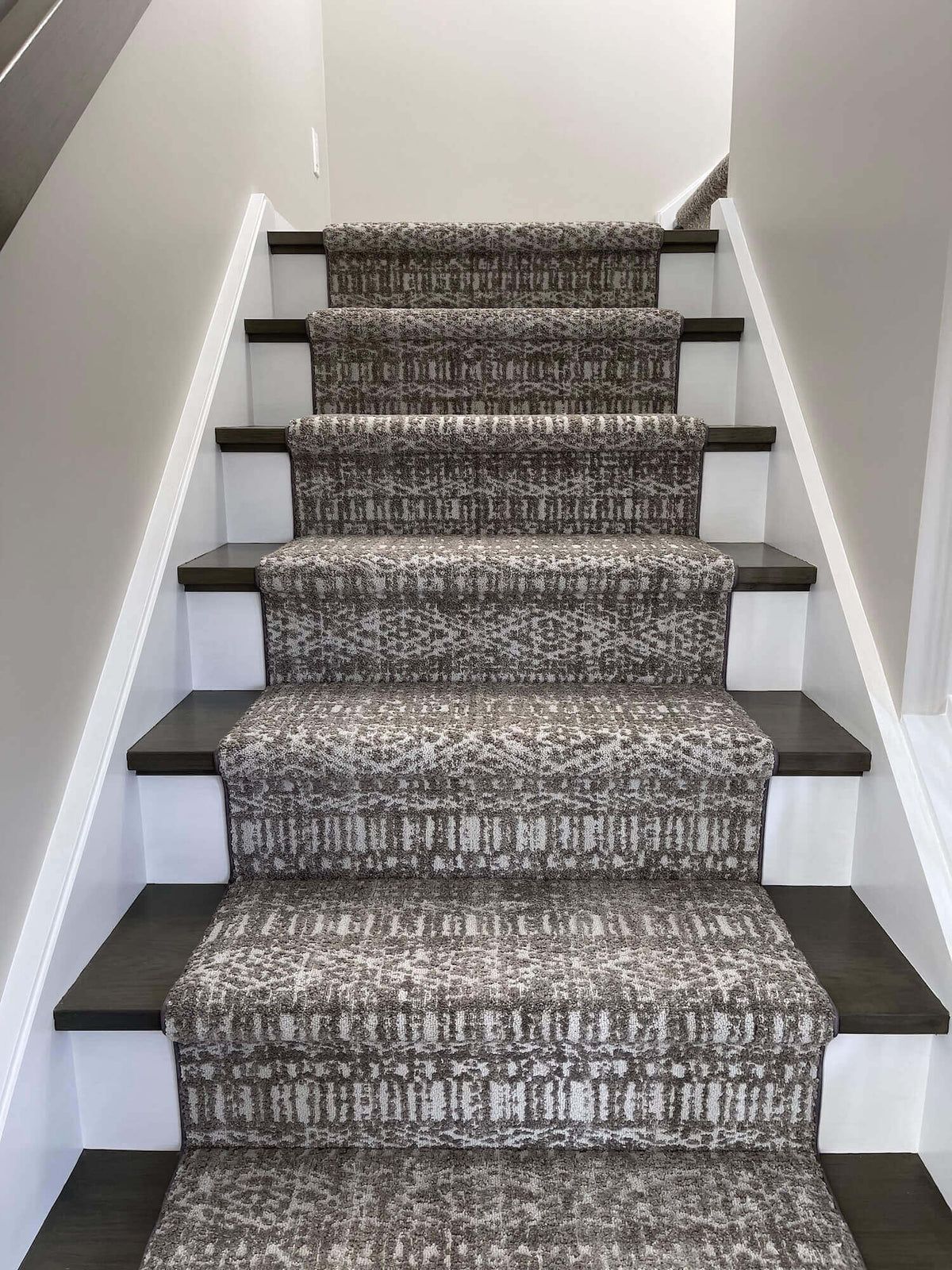 The Beauty of Modern Carpet Runners