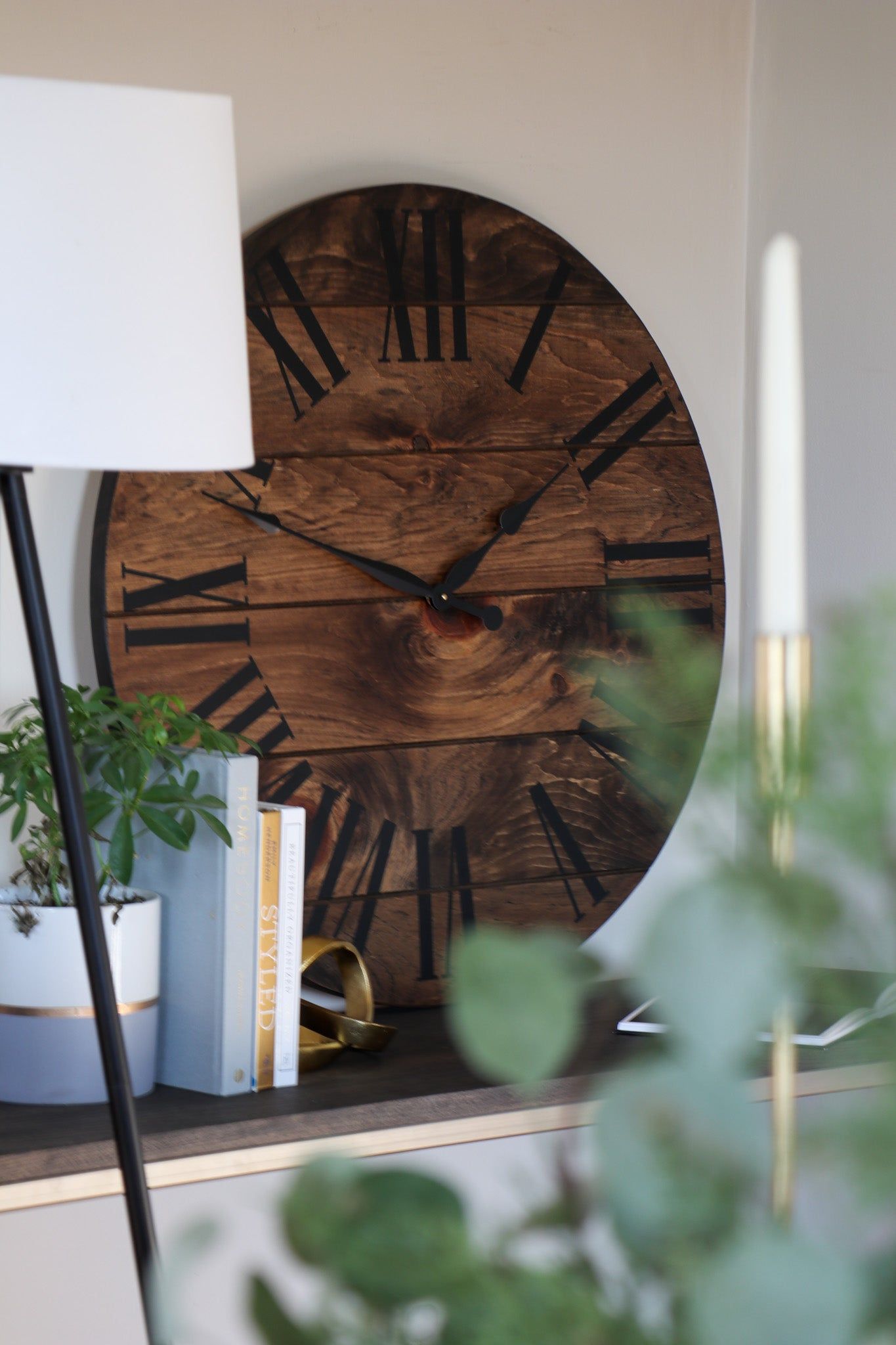 The Beauty of Oversized Wall Clocks for the Kitchen