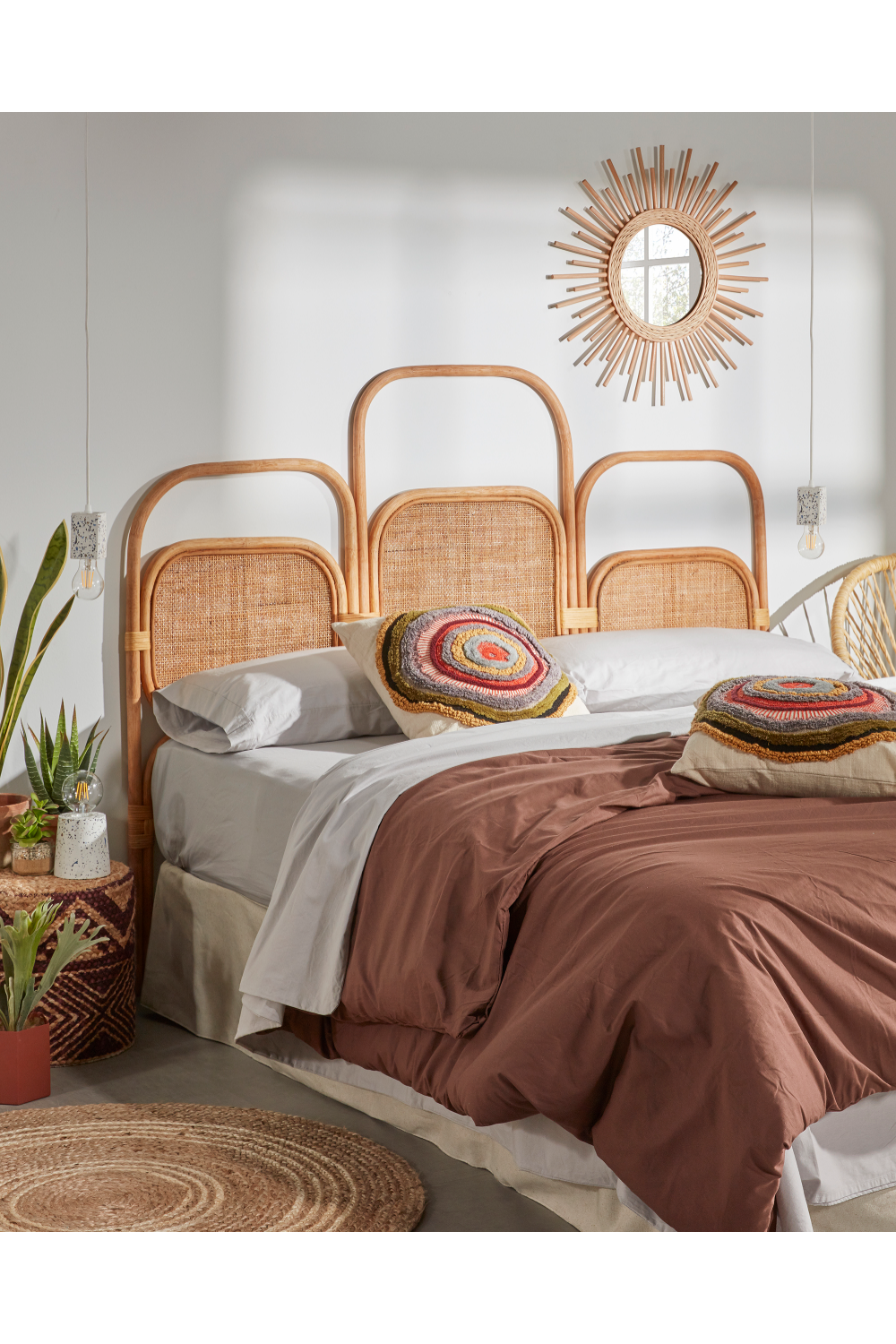 The Beauty of Queen Size Headboards: Adding Elegance to Your Bedroom