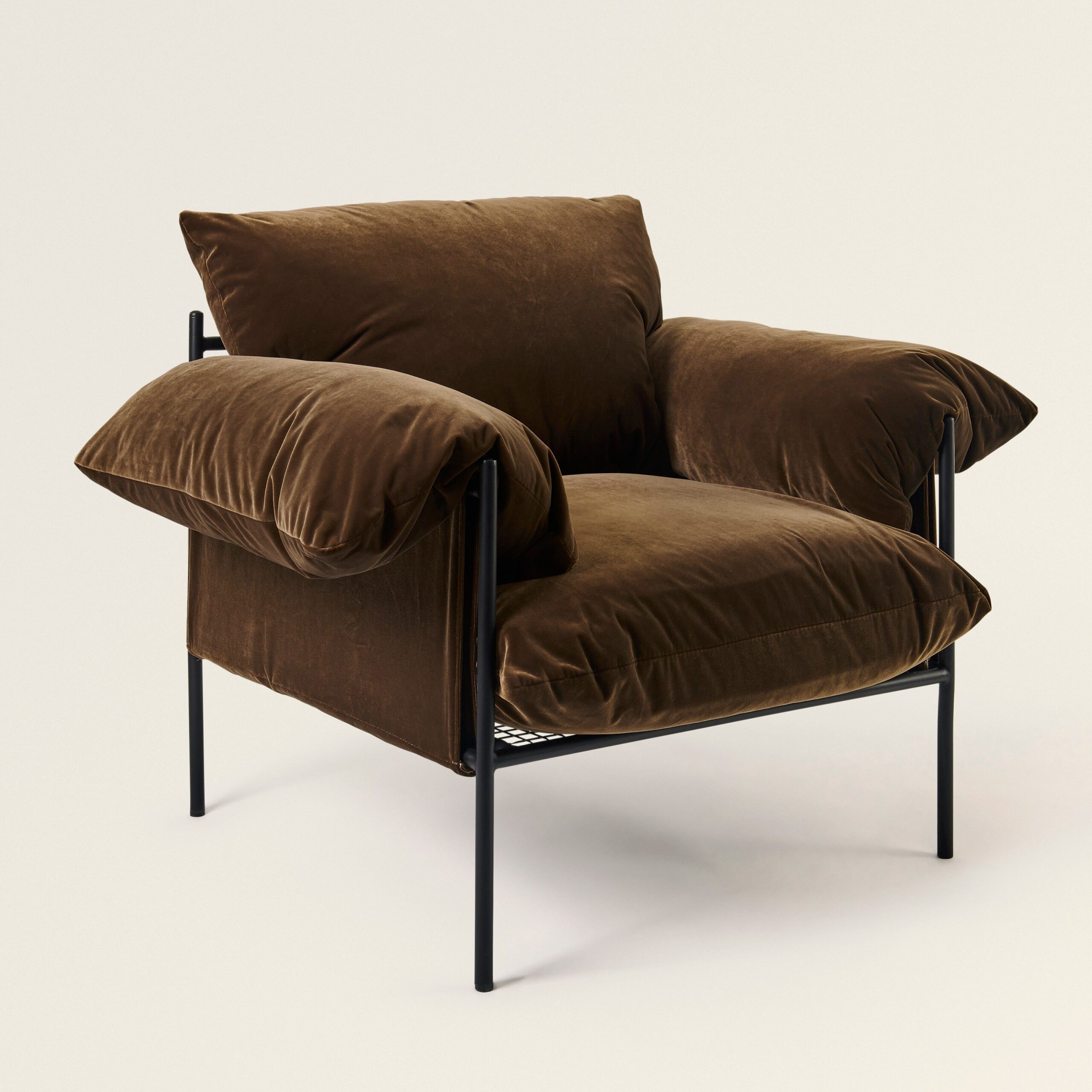 The Essential Piece of Furniture for Relaxation: The Lounge Chair