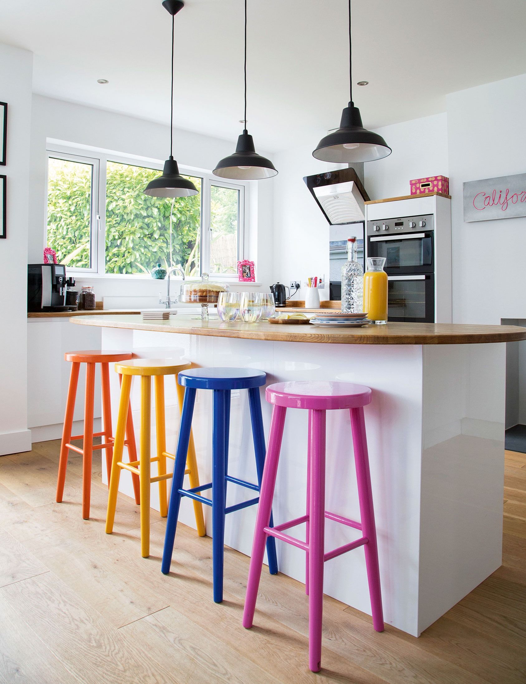 The Ultimate Guide to Stunning Kitchen Colour Combinations