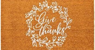 Welcoming Autumn: Our Review of the Juvale Thanksgiving Mat