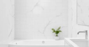 29 Stunning White and Grey Bathroom Tile Ideas to Elevate Your Space