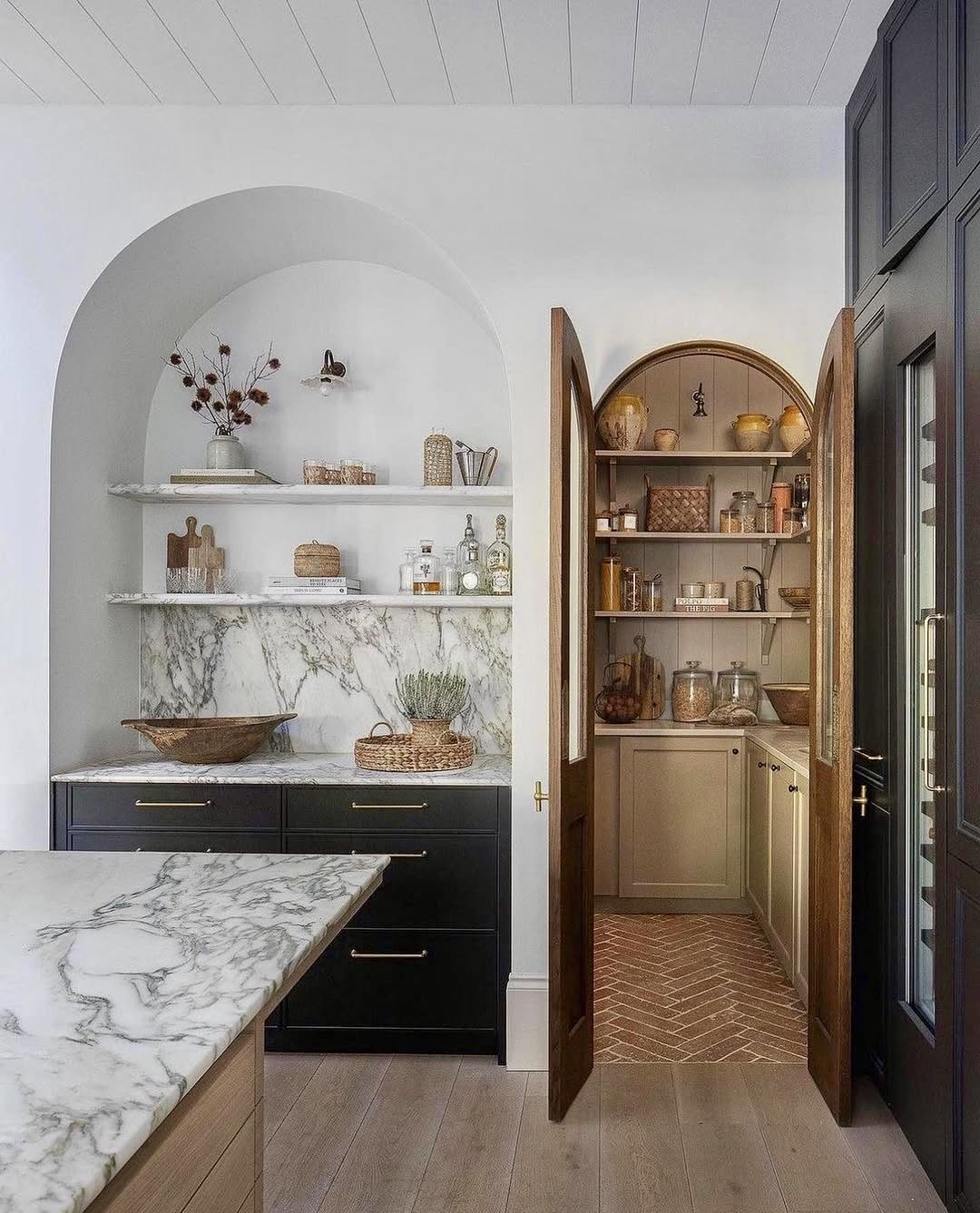 30 Genius Hidden Walk-In Pantry Ideas to Transform Your Kitchen Design
