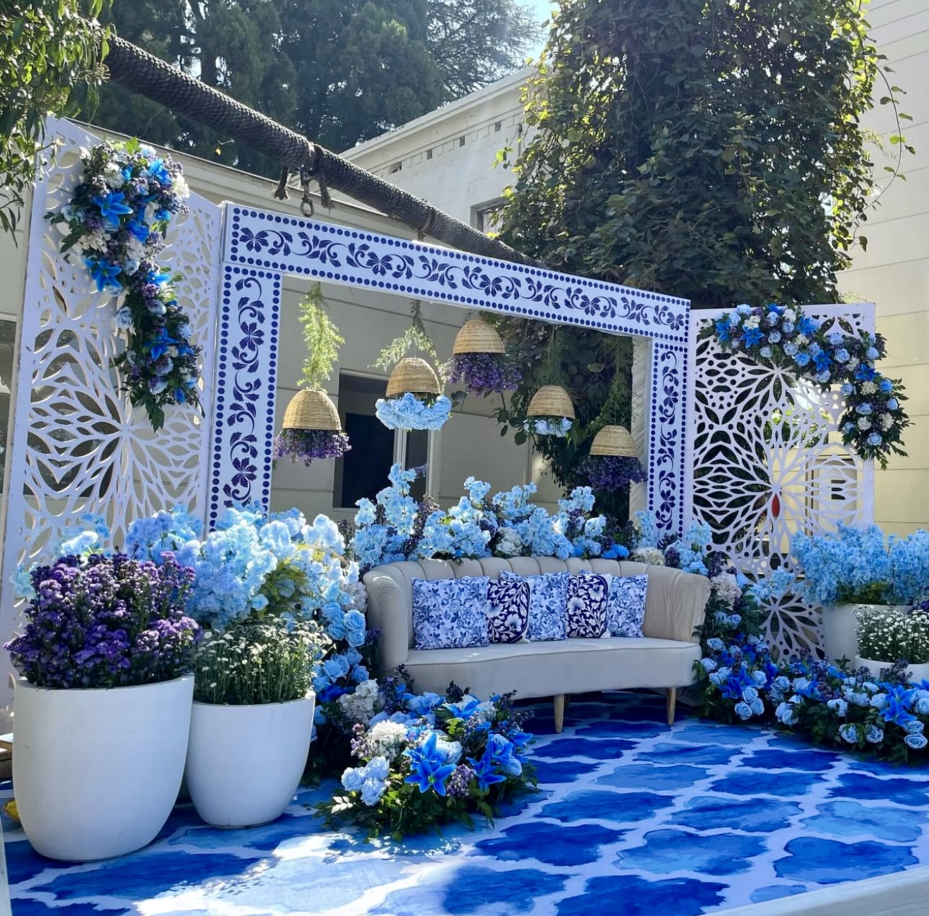 25 Stunning Blue and White Decor Ideas for Timeless Home Elegance