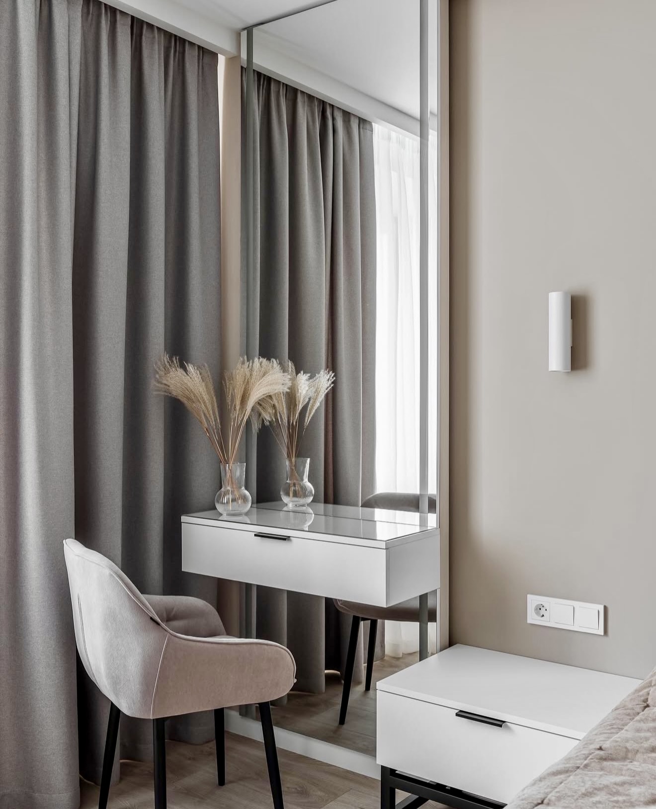 30 Stylish and Modern Vanity Ideas for Small Bedrooms 30 Stylish and Modern Vanity Ideas for Small Bedrooms