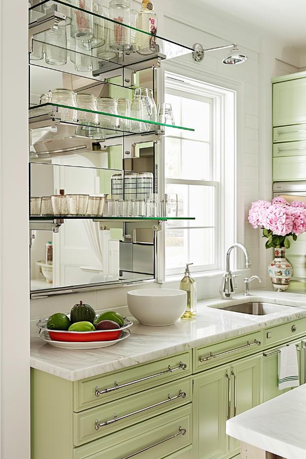 By adding mirrors in your kitchen you can improve the natural light of the room for a lighter, more expansive atmosphere.