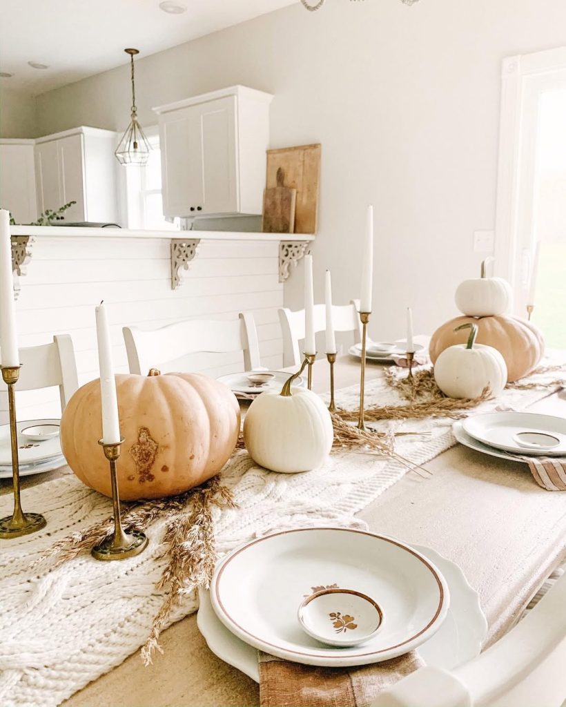 Minimalist Thanksgiving Table