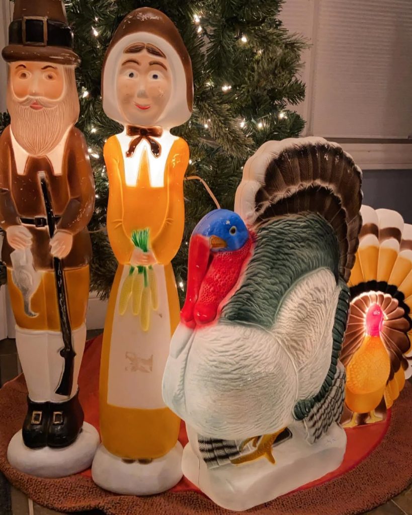 Lit Pilgrim and Turkey Figures