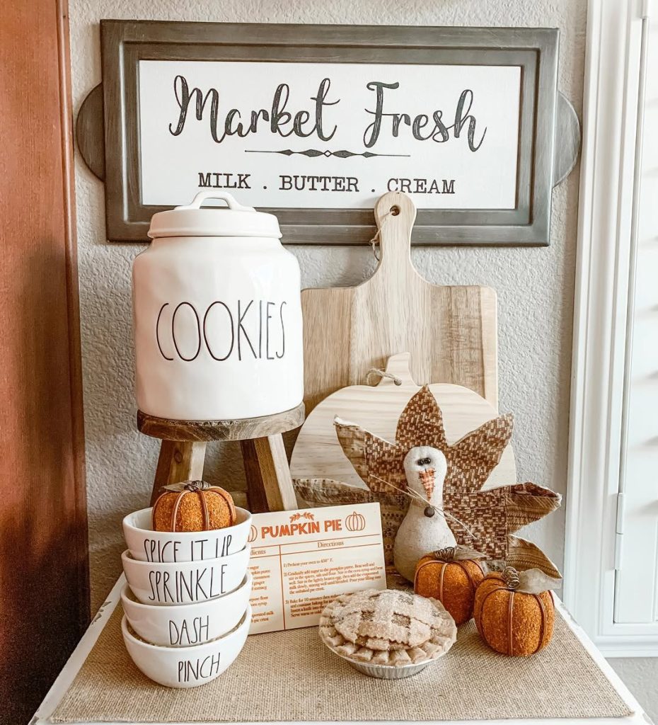 Farmhouse Kitchen Thanksgiving Decor