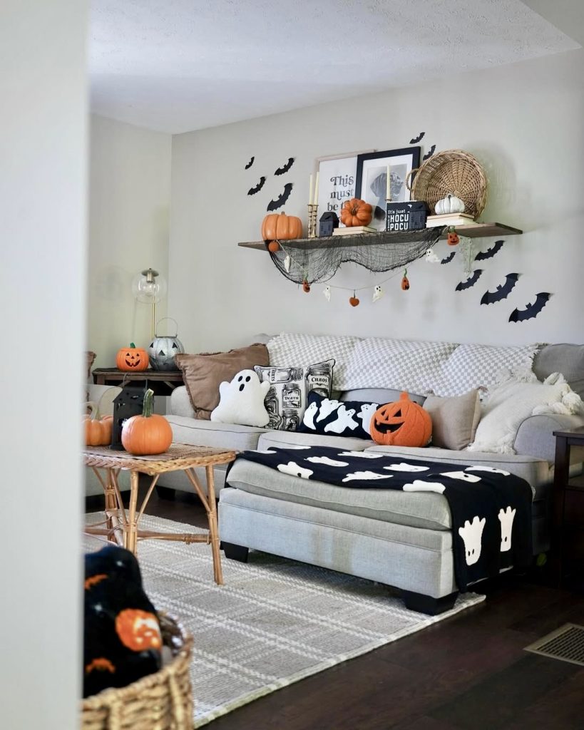 Cozy Ghost Lounge
