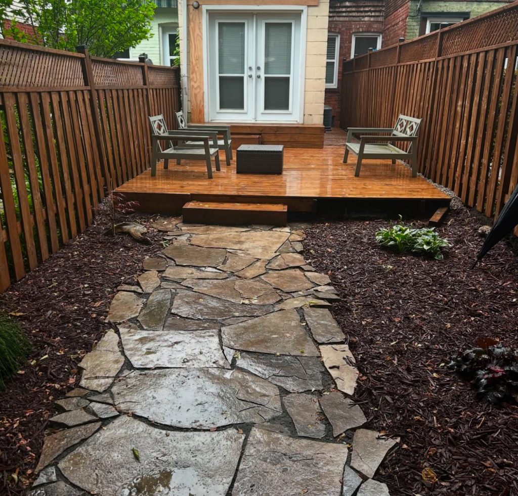Contemporary deck with dual wood fencing