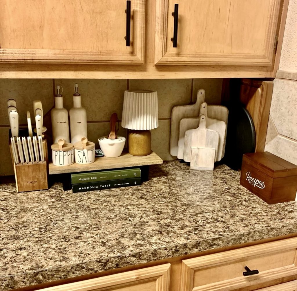 Cozy Farmhouse Kitchen with Functional Decor