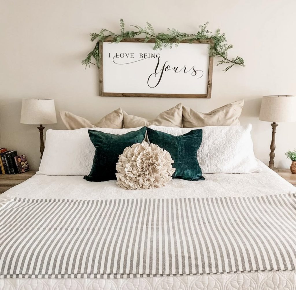 Sentimental simplicity with framed quote