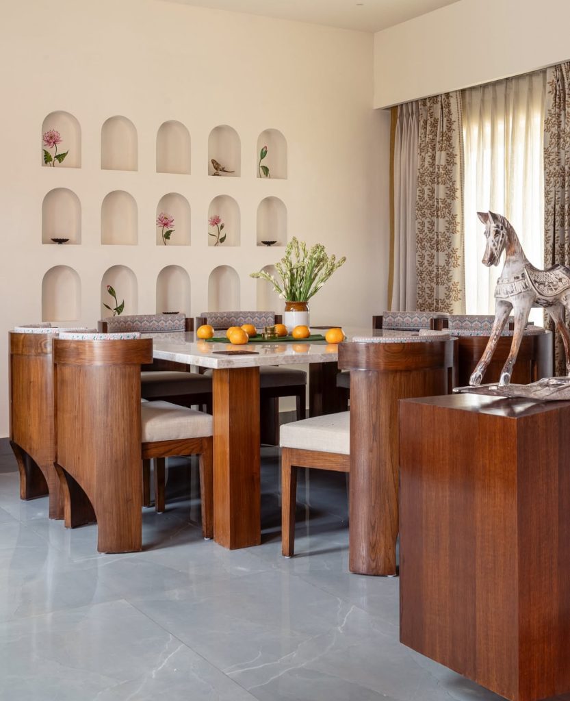 Arched niches wall decor