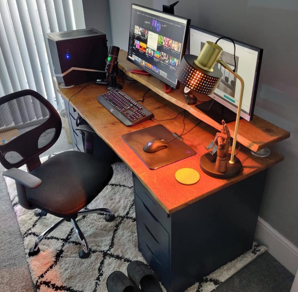 Personalized Dual-Monitor Workspace