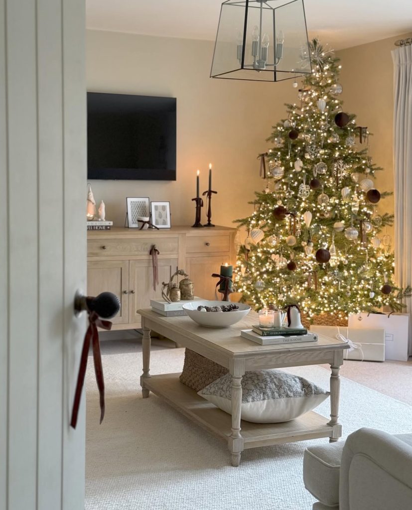 Modern farmhouse Christmas décor