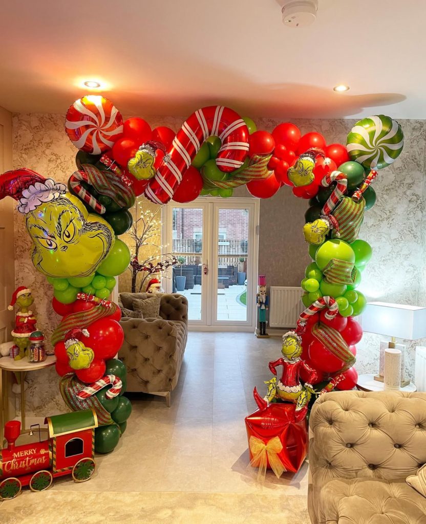 Grinch Balloon Archway
