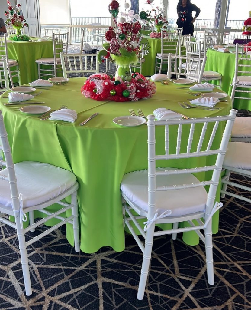 Grinch Party Table Setup